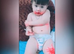 Khi bạn thích son mà con trai lại thích phá