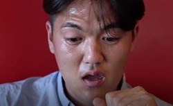 Thưởng thức món ăn cay chết người, thực khách ký bản cam kết chịu hoàn toàn trách nhiệm