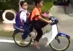 Trở về tuổi thơ với chiếc xe đạp "ước mơ"