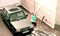 Khi bạn nghĩ KHÔNG CÓ AI BÊN CẠNH mình và SỰ THẬT