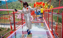Cầu kính đầu tiên tại Việt Nam, giờ đây bạn có thể trải nghiệm không cần phải ra tận nước ngoài