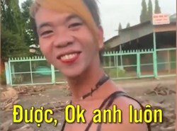 Tán đổ gái xinh đi bộ trên phố