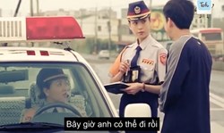 Vì em anh bất chấp cả vi phạm giao thông luôn