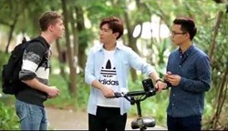 Đi du lịch mà gặp dân địa phương như thế này, khách chỉ có n.g.ấ.t trên cành quất