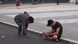 Lì xì là của anh, nhịn nha chú