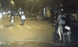 Pha đổi xế ngoạn mục của 2 cô gái