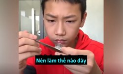 Hãy xem bàn tay của cậu bé thiên tài này