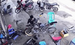 "Bé Na" thoắt ẩn thoắt hiện sau lưng thợ sửa xe và cái kết bất ngờ