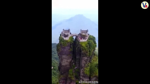 Chiêm ngưỡng vẻ đẹp núi non hùng vĩ