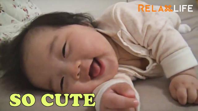 Little girl confronts with the sleepiness so cute