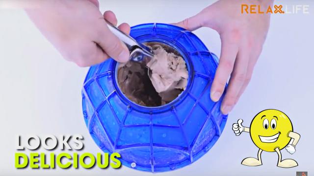 Độc đáo món bánh kem hình cầu 