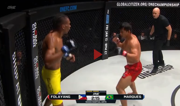 Tung cú đấm búa tạ, võ sĩ Brazil khiến đối thủ cắm đầu xuống sàn