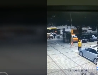 Người phụ nữ lao ra trước đầu ô tô rồi nằm giãy giụa vì cãi nhau với chồng