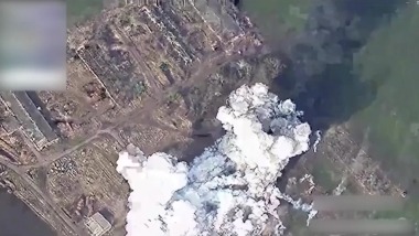 Hệ thống "rồng lửa" S-300 Ukraine nổ lớn sau đòn tập kích của Nga